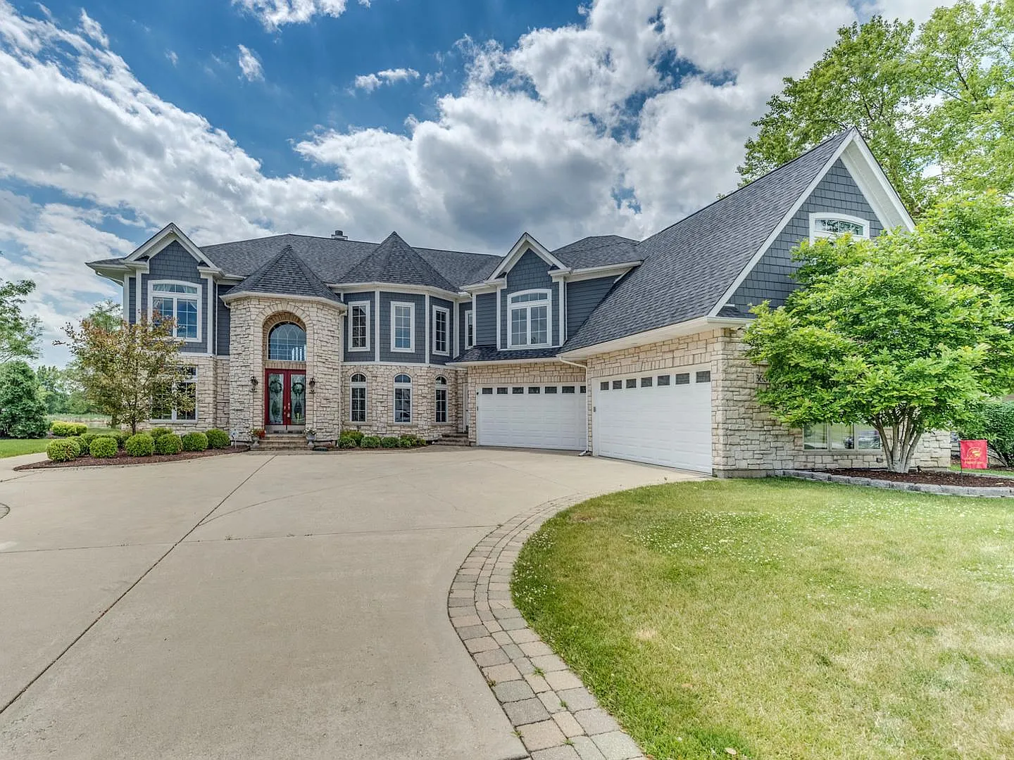 3604 White Eagle Dr photo 1