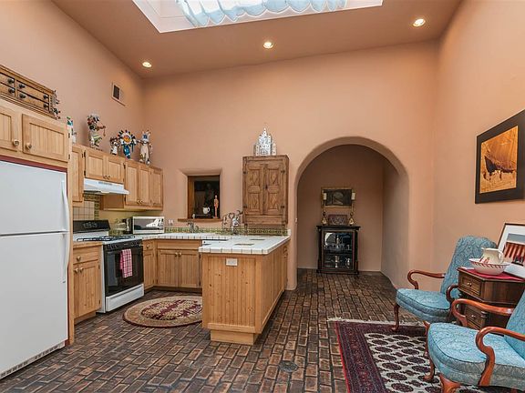 5th image of 423 W San Francisco St APT 2