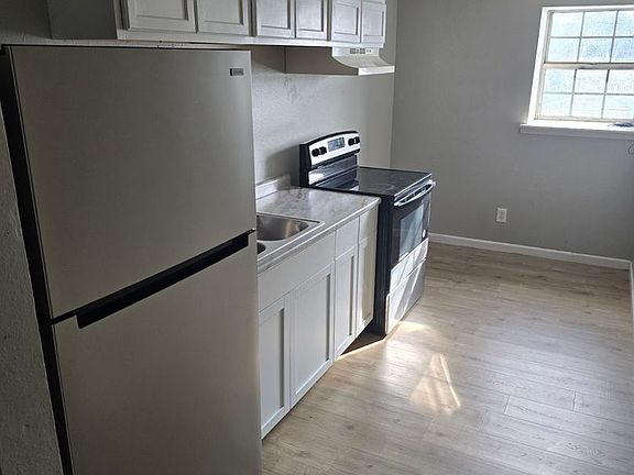 3rd image of 505 Oak St #P