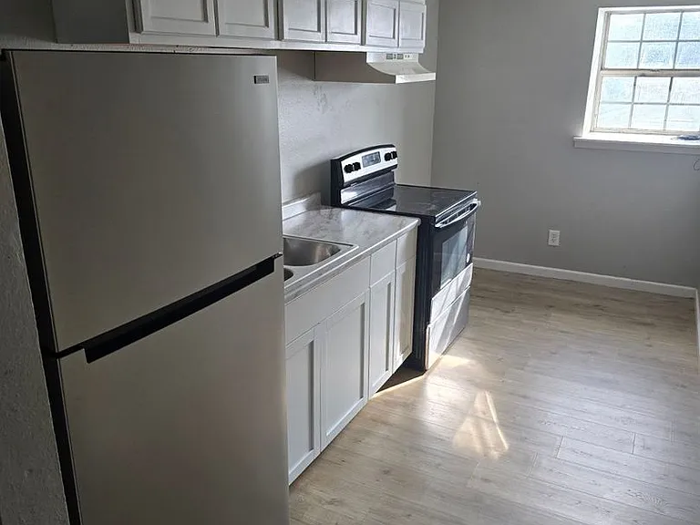 505 Oak St — Photo 31