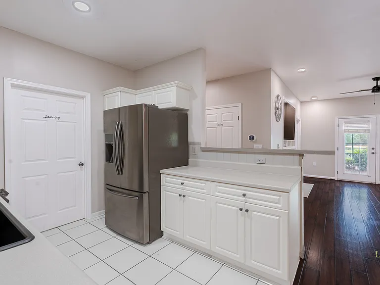 635 Marshtree Ln #105 — Photo 7