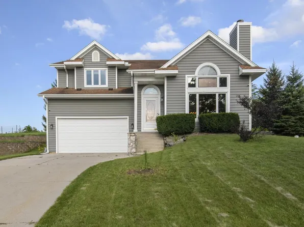 1497 Sunnyridge ROAD, Pewaukee, WI 53072