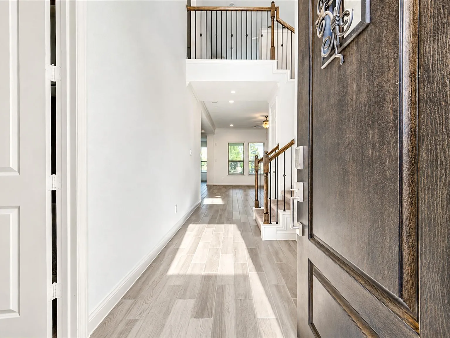 5 bed, 3.5 bath, 3370 sqft, $3,400 — Photo 4