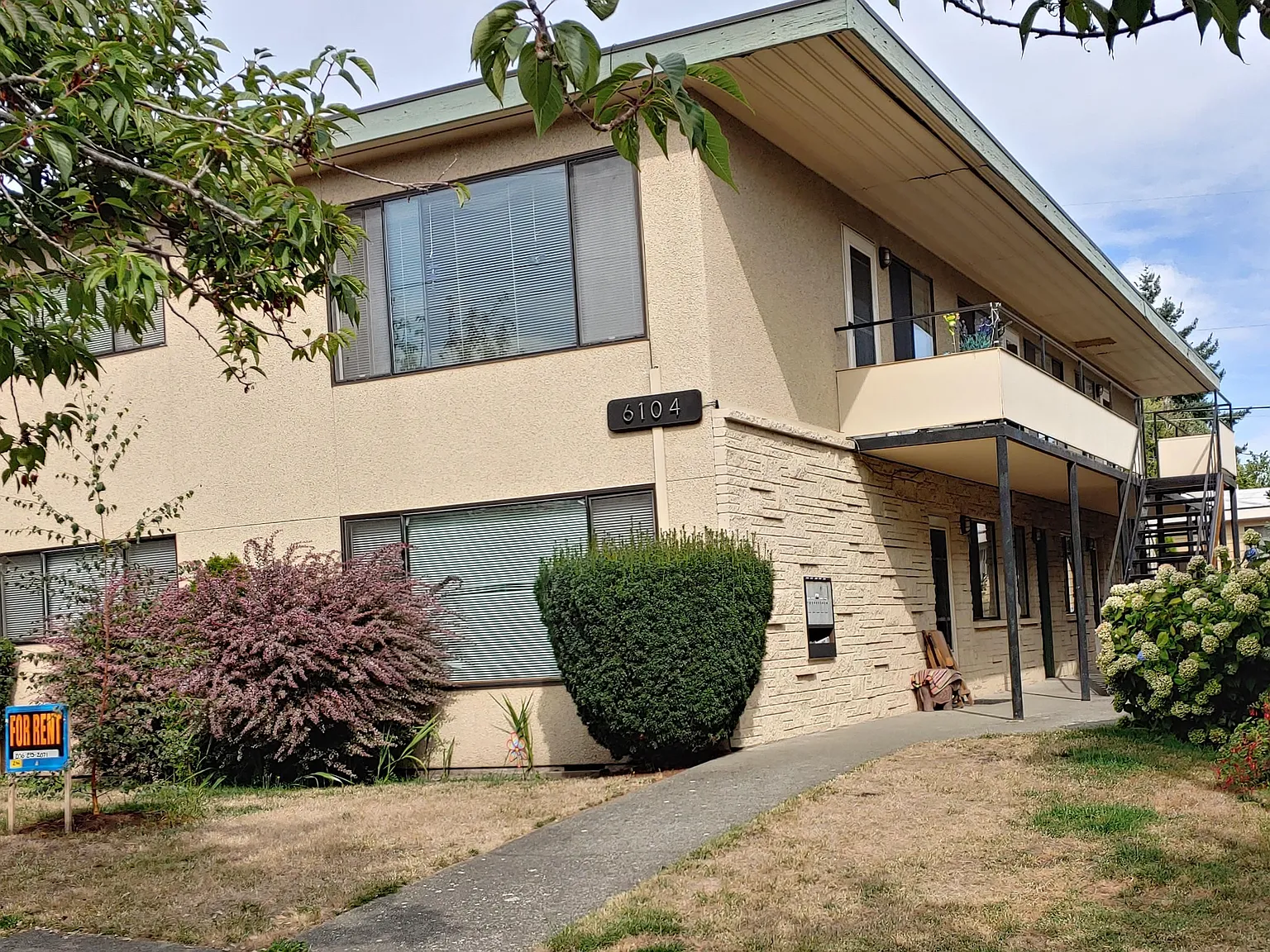 2 bed, 715 sqft, $2,250 — Photo 3