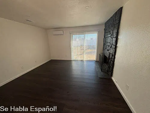 3 bed, 1200 sqft, $2,540 — Photo 2