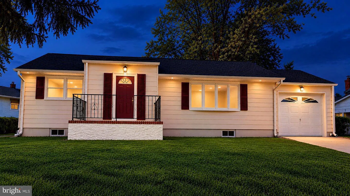 3 bed, 2.0 bath, 2028 sqft, $3,400 — Photo 3