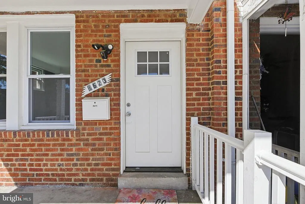 3 bed, 2.5 bath, 1416 sqft, $3,150 — Photo 3