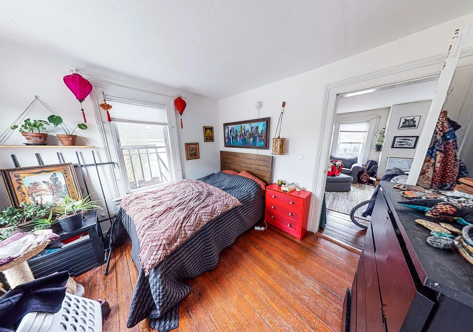 Luxuriously Remodeled 1BR Suite in East Rock | Designer Island Kitchen | Steps to Yale SOM — Photo 4