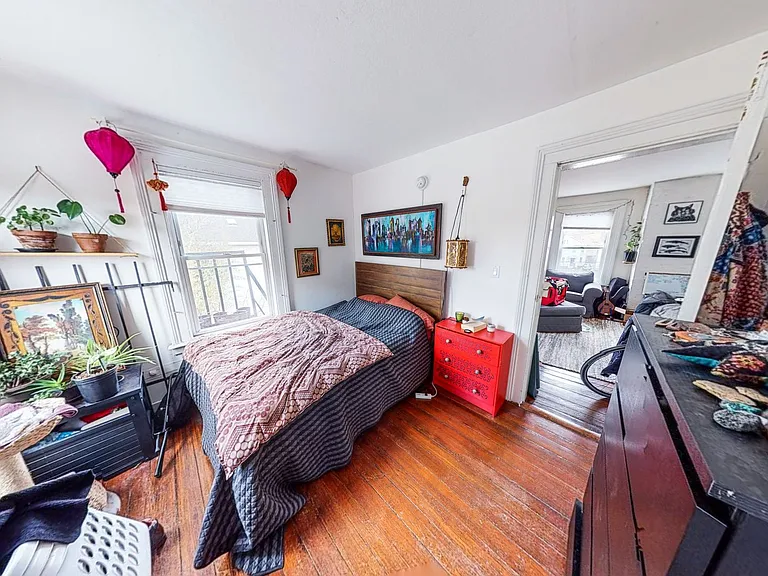 934 State St #4 — Photo 13