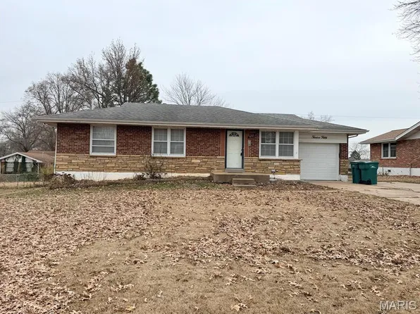 1250 Admiral Dr, Saint Louis, MO 63137
