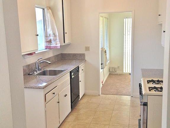 2nd image of 2331 Vuelta Grande Ave