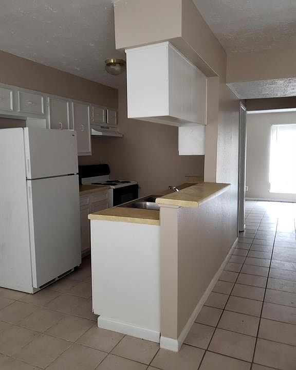 1st image of 13522 Castilian Dr #2