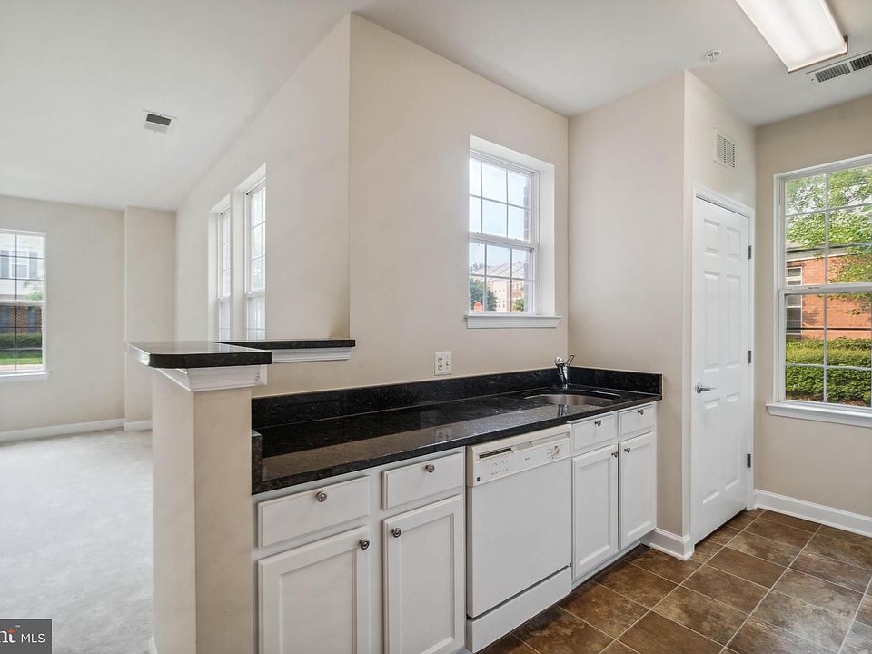 42432 Hollyhock Ter UNIT 104, Brambleton, VA 20148 Zillow