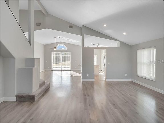 4th image of 3028 Bransbury Ct