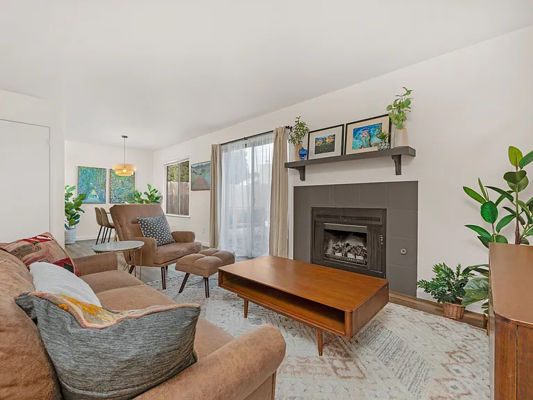 334 W Lexington Ave #103 — Photo 3