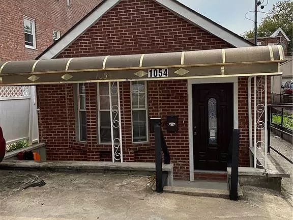 2nd image of 1054 E 82nd St