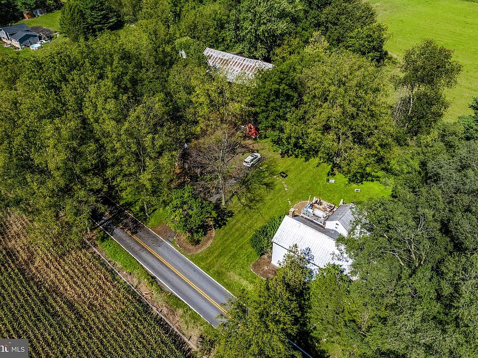 1st image of 165 Point Rd