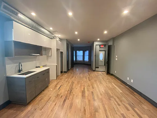 Rented by Premier Metro Realty Corp | media 24