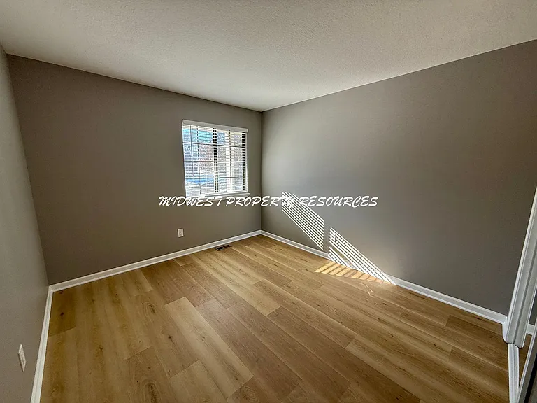 204 NW Market Pl — Photo 14