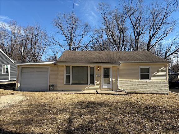 2nd image of 6825 SW 15th St