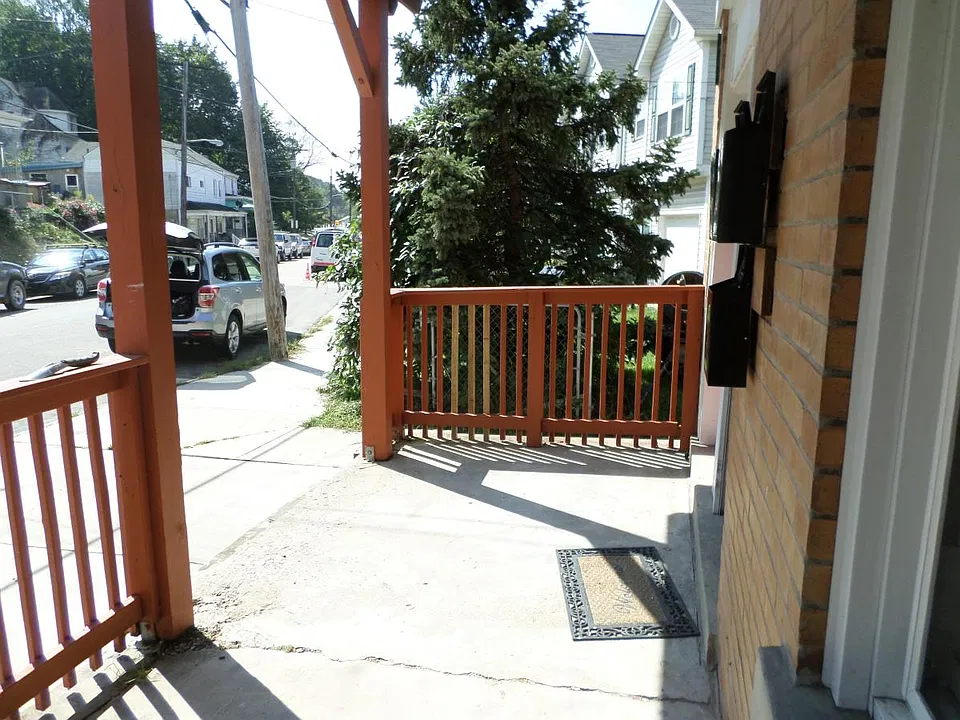 Large, covered portch