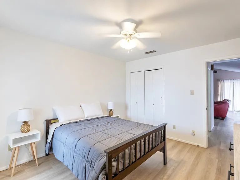 4074 Russell Ave — Photo 13