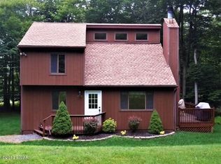 Maplewood Dr, Newfoundland, PA 18445