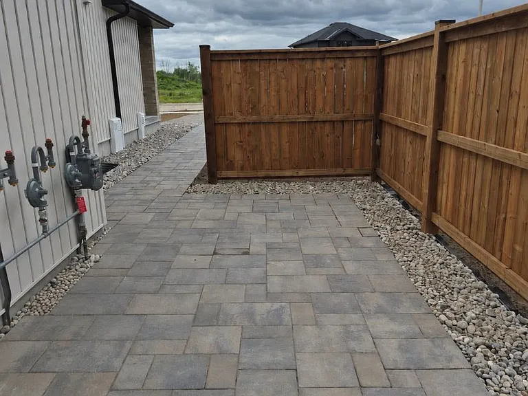 128 Hastings Dr #B — Photo 3