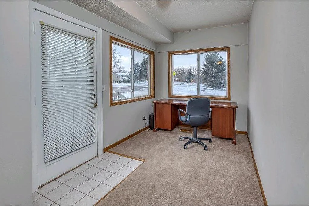 2 bed, 1300 sqft, $2,490 — Photo 3