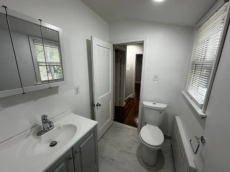 2nd Floor Bathroom 2