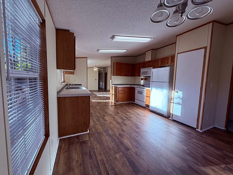 1650 Keisters Branch Rd — Photo 5