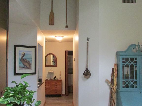 Hall to guest and master bed