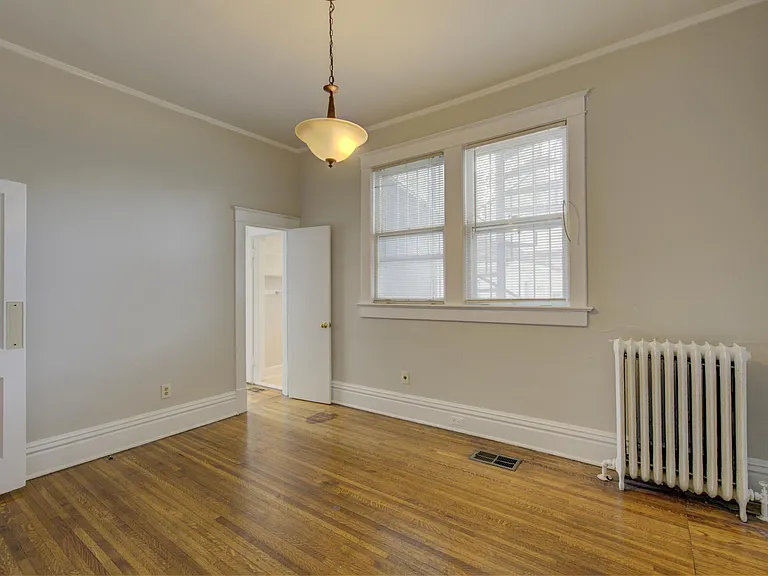 19 S Evergreen St — Photo 11