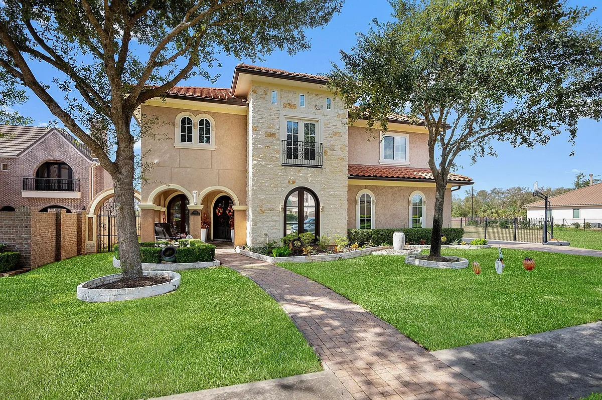 Building Photo - 1011 Grand Estates Dr