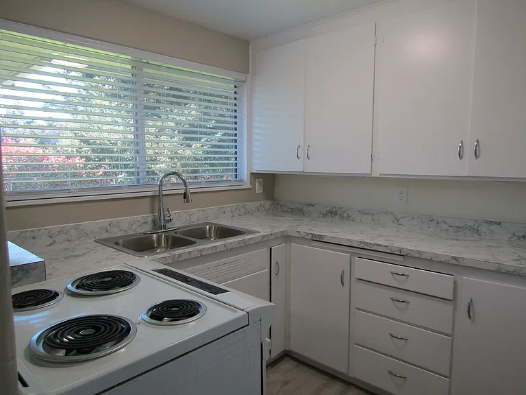9208 Twilight Ln SW — Photo 5