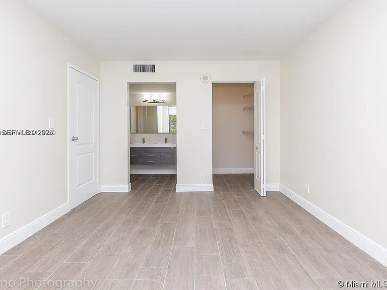 16919 N Bay Rd #218 — Photo 14