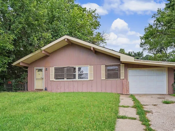 2114 Mitchell St, Lawrence, KS 66046