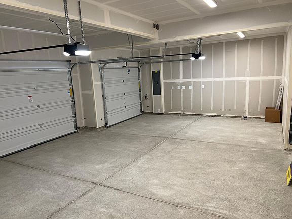 3 Car Garage