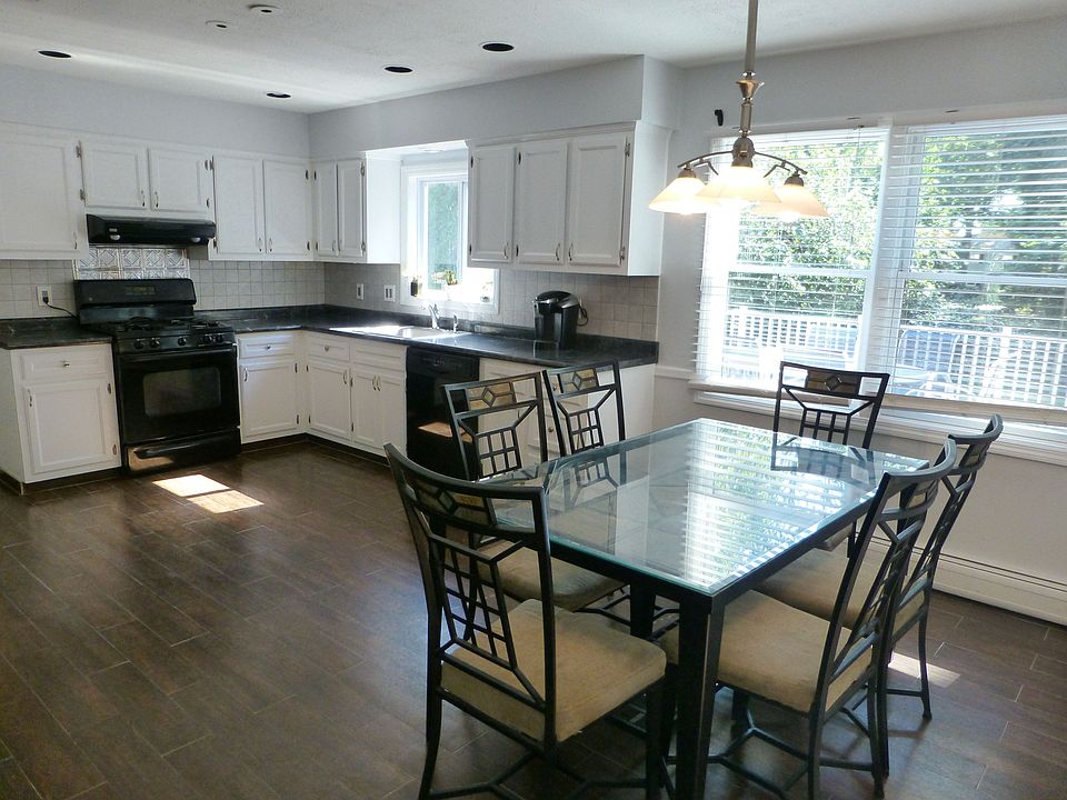 Bright and sunny kitchen