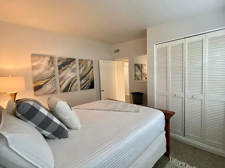 720 Lantana Ln #F — Photo 6