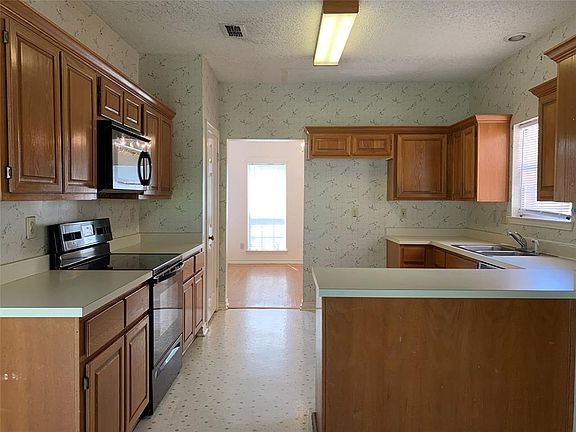 2nd image of 1216 Timberline Dr