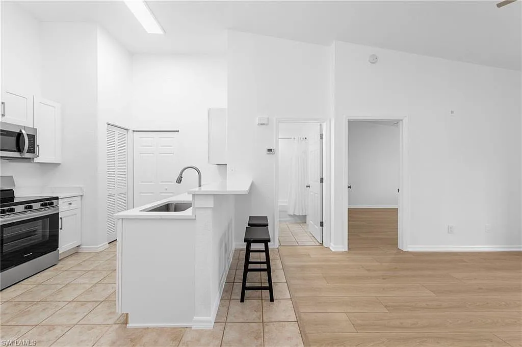 1 bed, 1.0 bath, 713 sqft, $1,600 — Photo 2