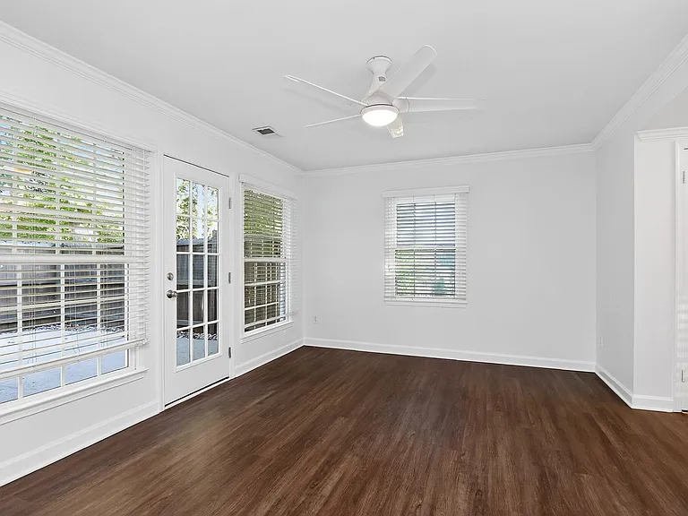 1819 Sabrina Ct — Photo 13