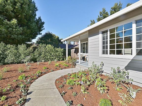 4th image of 504 Durham St