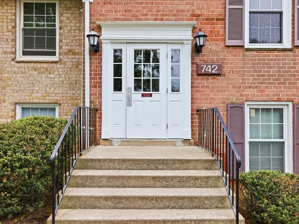 742 Quince Orchard Blvd APT 102, Gaithersburg, MD 20878