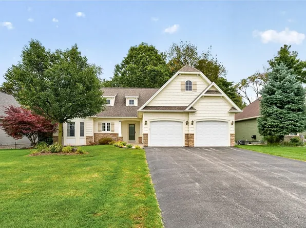 28 Kingsford Ln, Spencerport, NY 14559