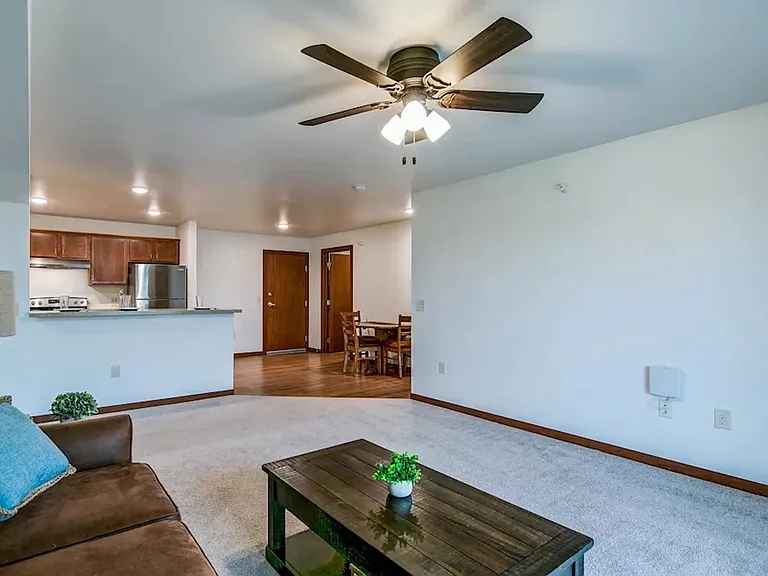Mayhew Apartments — Photo 12