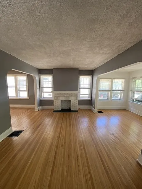 3 bed, 1412 sqft, $1,850 — Photo 2