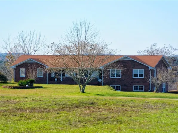 747 Davis Rd, Carrollton, GA 30116