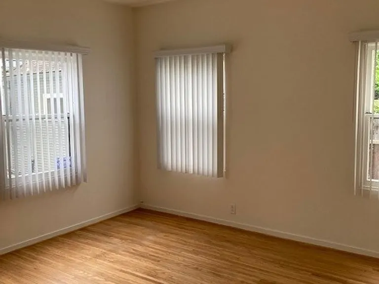 204BE — Photo 3